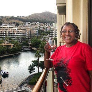 Meet your Posher, Joyce